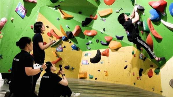 周五宠粉日｜下班后“上墙”，免费领取你的攀岩初体验！