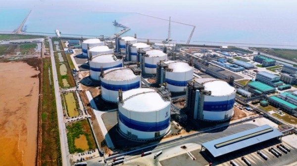 中国海油盐城“绿能港”：完成27万立方米LNG储罐群主体施工