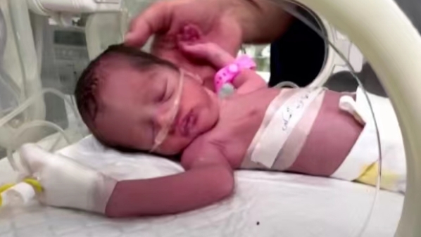 深视频 | 她只活了几天！从临死母亲子宫里救出的加沙女婴过世