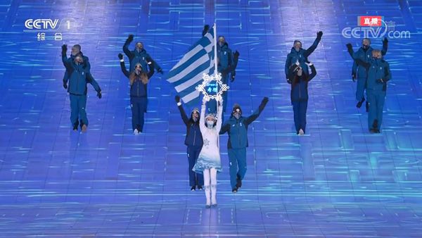 希腊代表团第一个走入鸟巢