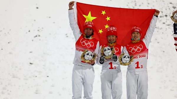 第六枚奖牌！中国队获自由式滑雪空中技巧混合团体银牌