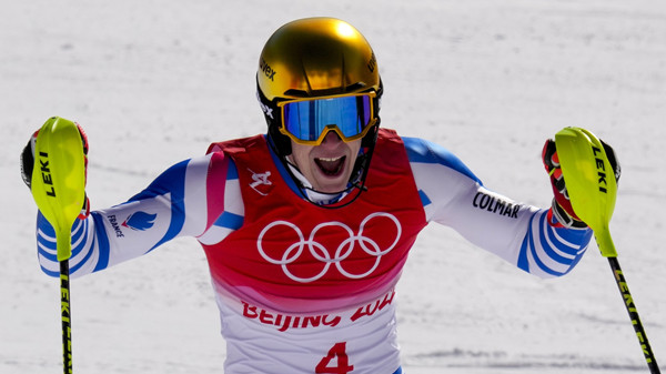 法国选手夺得高山滑雪男子回转金牌