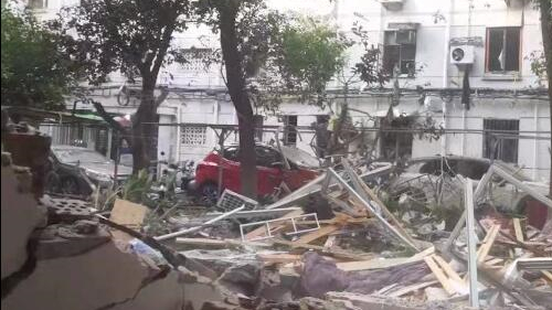 视频 | 上海一小区今晨发生燃气爆炸 居民回忆：爆炸发生时楼都在晃