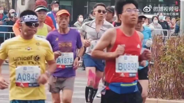 北京马拉松两选手终身禁赛 1人健康宝异常还入场