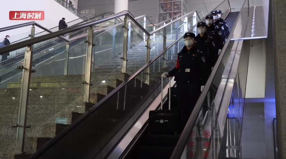 视频丨2023春运 沪铁公安女子乘警组“再出发”