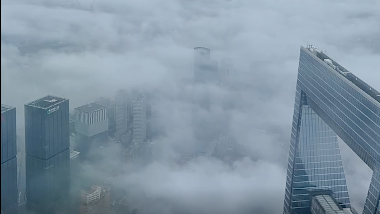 视频 | 好壮观！ 站在632米“上海之巅” 看云海天际线
