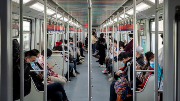 上海"国安号"主题轨交列车首发，移动式国家安全宣传平台上线