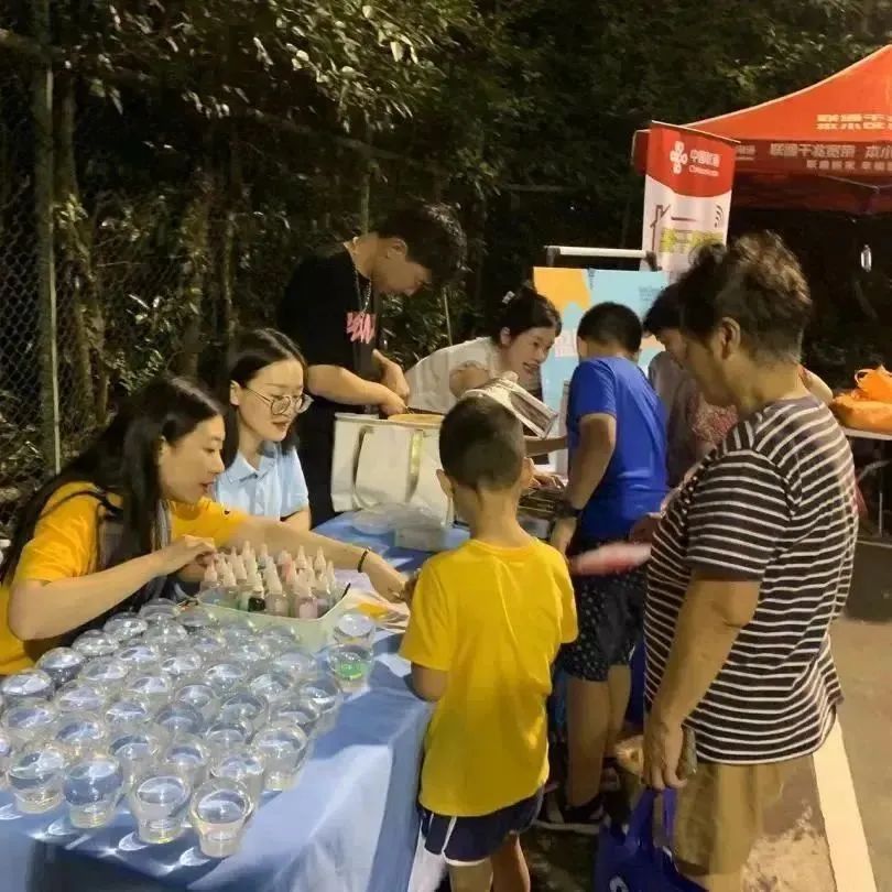 社区搭舞台，居民展风采～这场纳凉晚会真热闹！_上海虹口_新民网