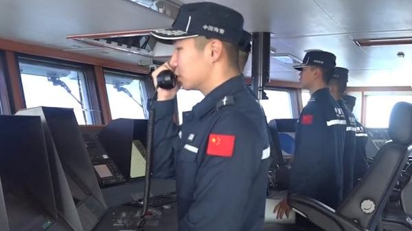 中国海警局新闻发言人就菲律宾非法侵闯黄岩岛发表谈话