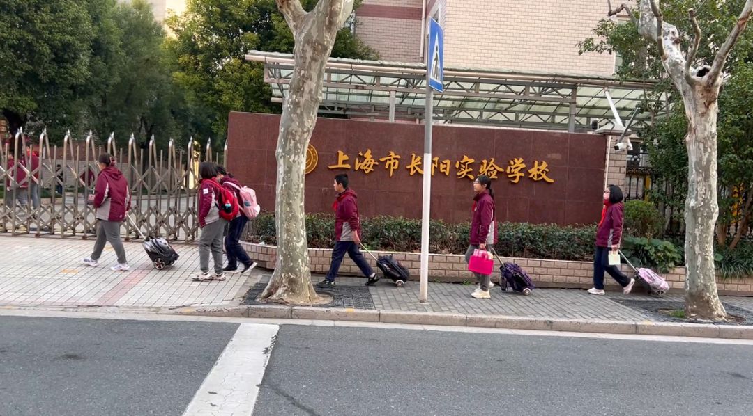 开学季，校门口“畅通无堵”的秘诀是……_上海杨浦_新民网