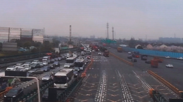 视频 | 清明3天小长假，警方提醒：长江隧道车流量将达42万辆