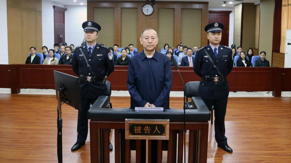 被控受贿3893万余元，张福生受贿案一审开庭
