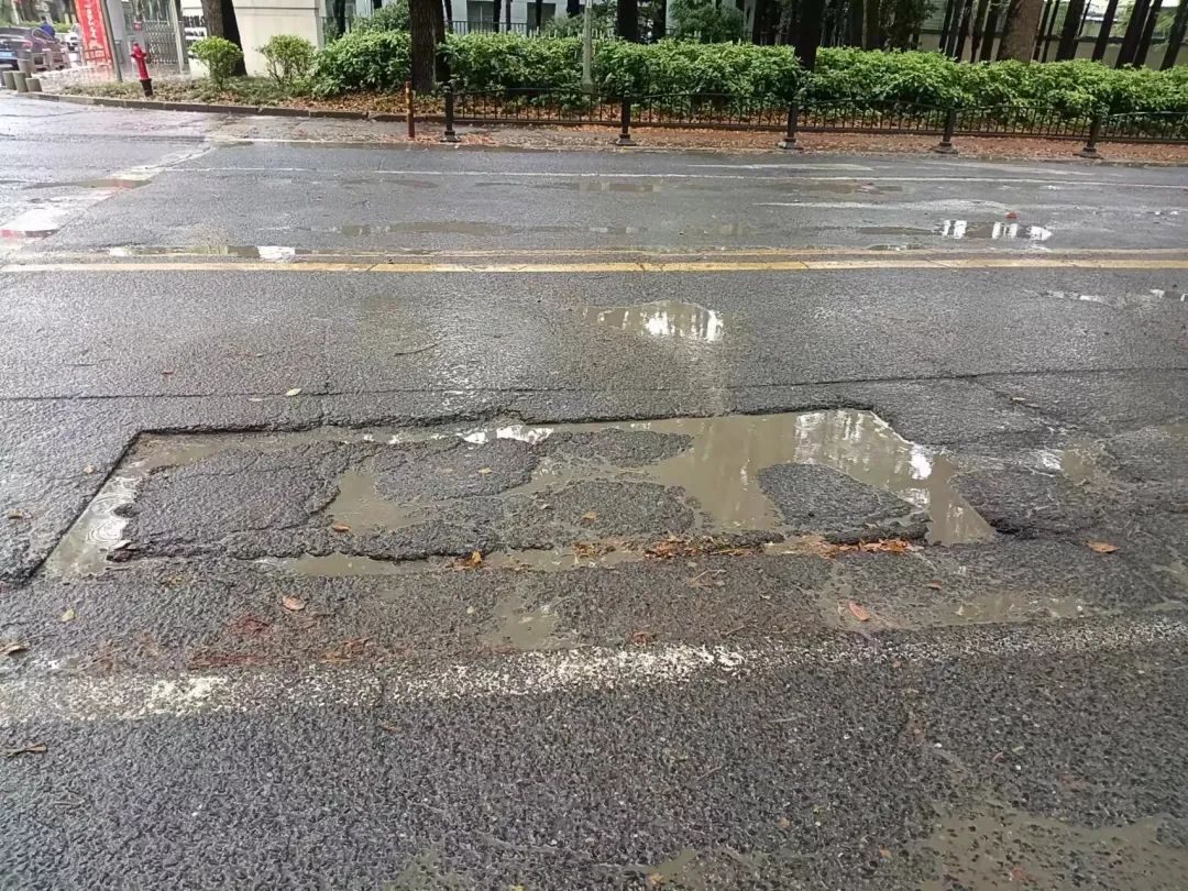 这条破损严重的道路,即将迎来大修!_今日闵行_新民网