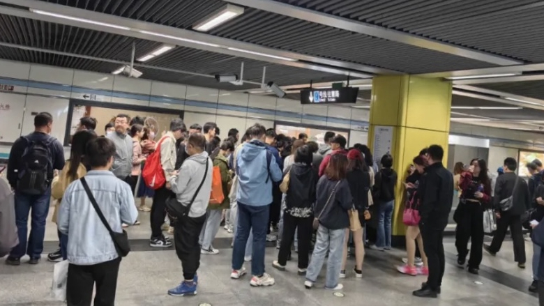 上海地铁9号线今晨出现故障，目前运营已恢复正常