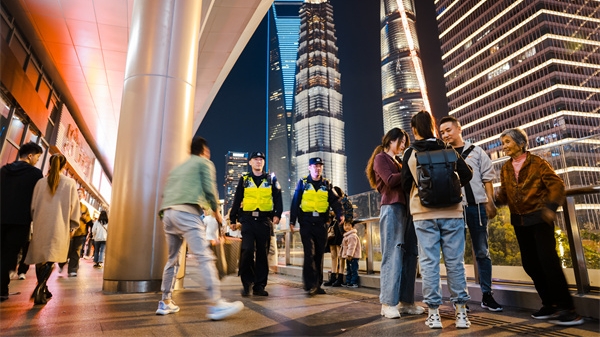 全市110呼入量同比下降7.6%，上海公安机关圆满完成“五一”假期安保工作