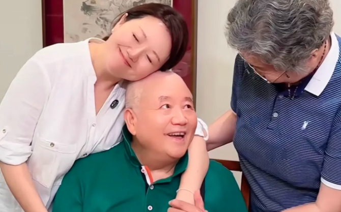 上海知名主持人年纪轻轻竟住进养老院了？得知真相后网友破防......