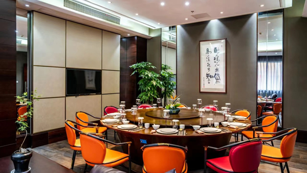 玺融苑粤味酒家，在长宁愚园路等您