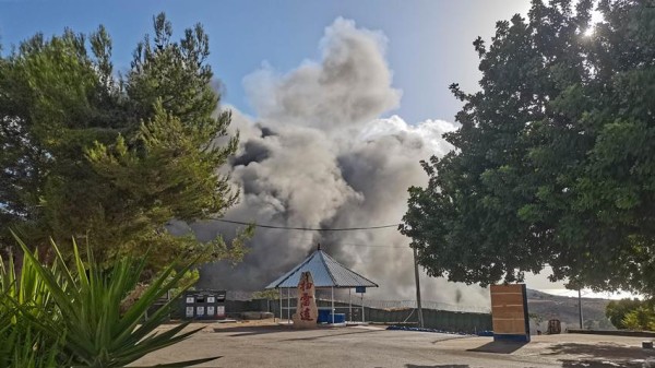 现场图片！多枚航弹爆炸致我赴黎维和部队营区受损