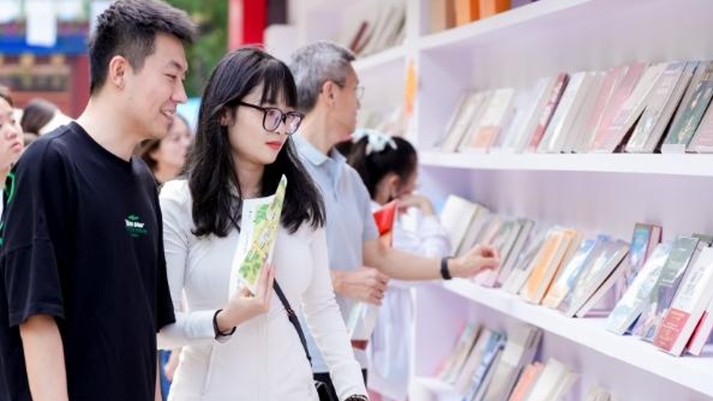 北京书市落幕，史铁生再版经典卖出了上万本，50万+人次“轧进”地坛公园只为淘书