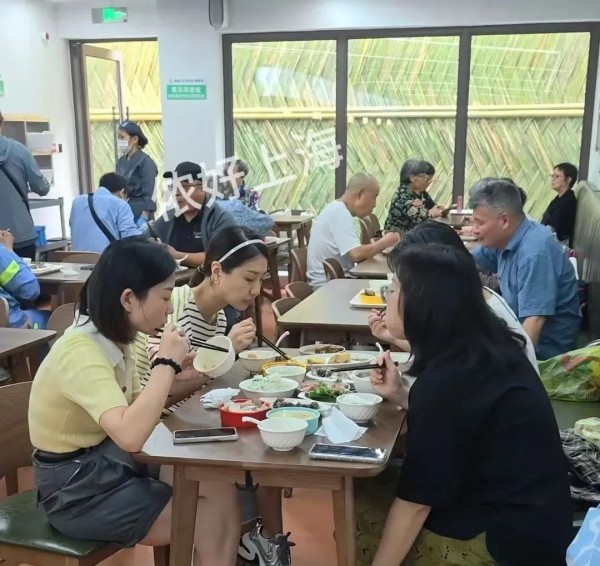 《极品飞车：没有羁》真机预报 漫绘风殊效别致细明