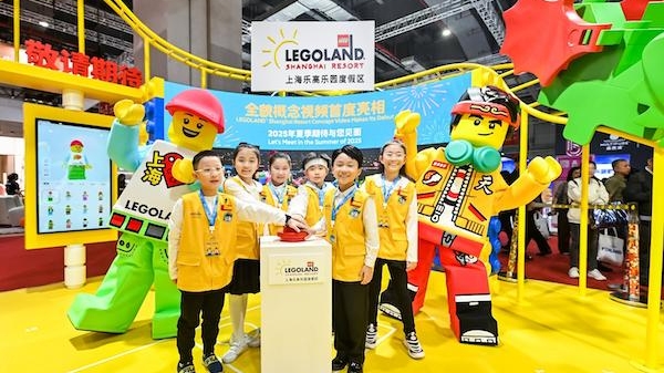 上海乐高乐园将于2025年夏季开园 骑乘设备正在安装