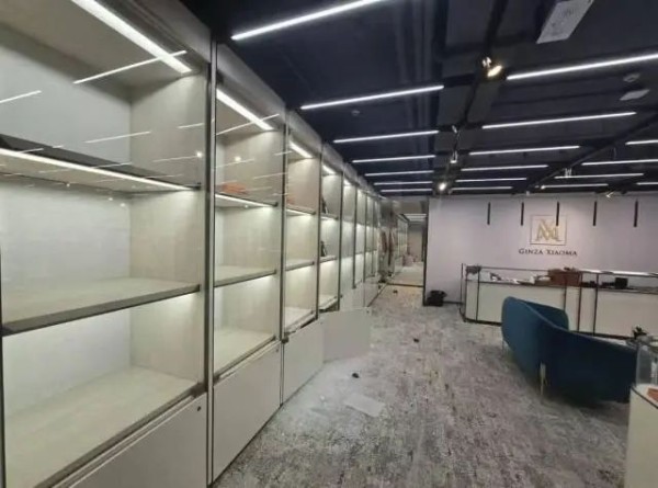66个爱马仕包被抢！香港警方回应：重案组介入，暂无人落网