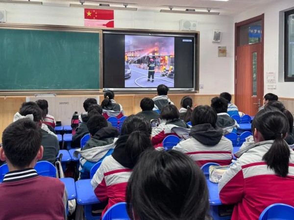 防患未然！校园消防安全演练提高避险能力
