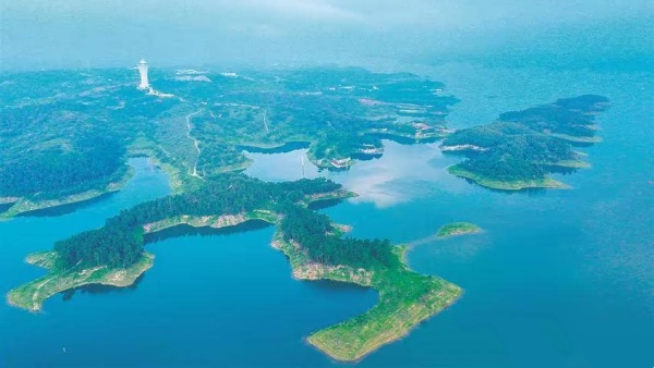 跟着总书记看中国丨这杯“南水”里的人民江山