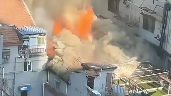 湖北武汉江汉路步行街一居民楼起火，致1人死亡