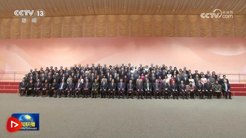 习近平会见澳门社会各界代表人士