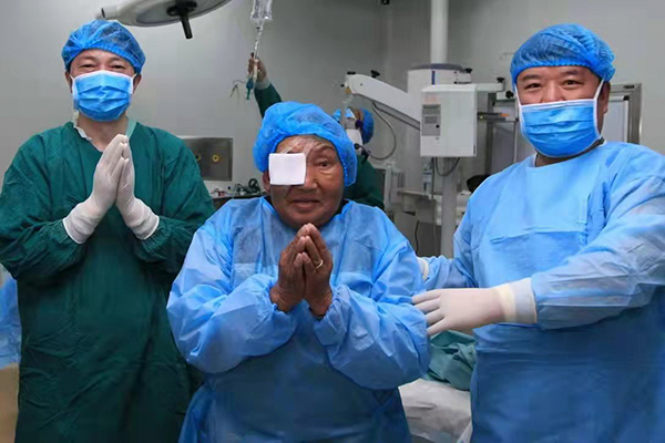 市北医院开通绿色通道 小年夜成功挽回一名视网膜中央动脉阻塞 眼梗 患者视力 手机新民网