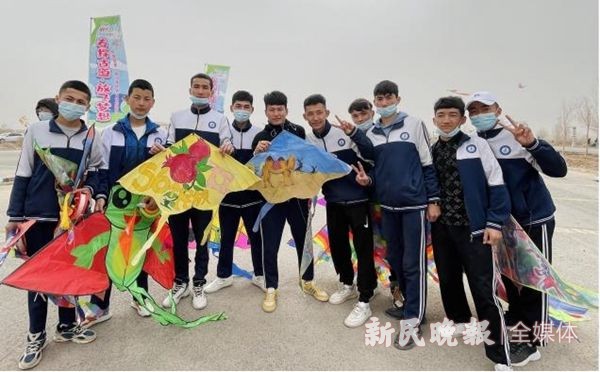 春探古道·放飞梦想——巴楚县第一届红海风筝文化旅游节圆满举办