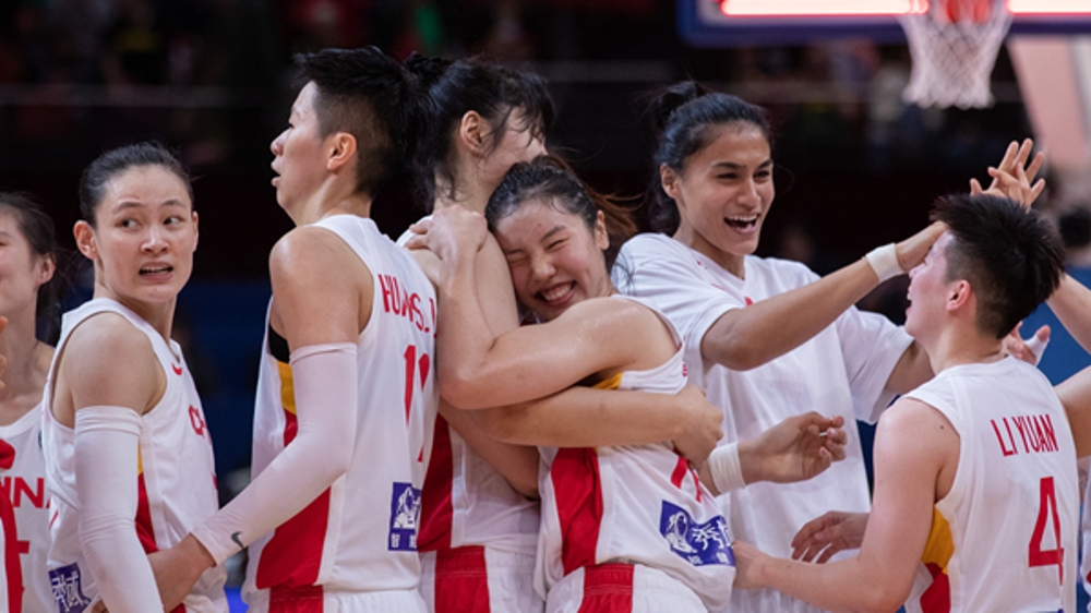“霸屏”热搜，她们值得！中国女篮挺进世界杯四强
