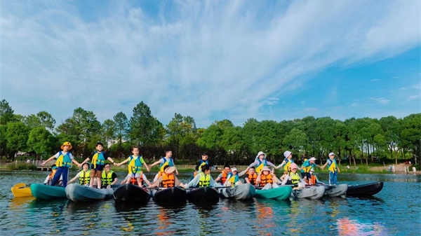 夜上海丨一叶桨板水上漂