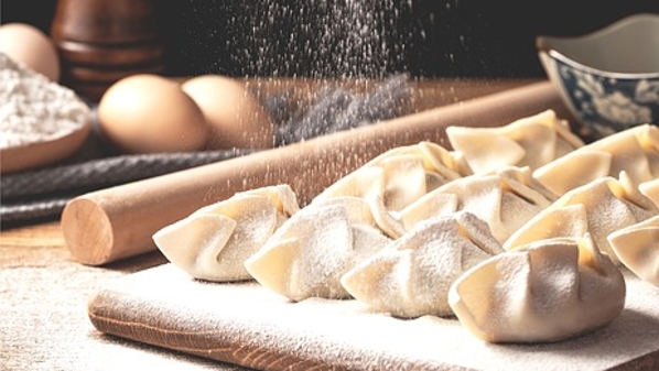 华以刚：聂卫平吃饺子