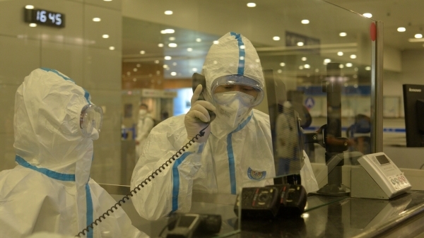 外籍学生遗失护照  移民警察完璧归赵