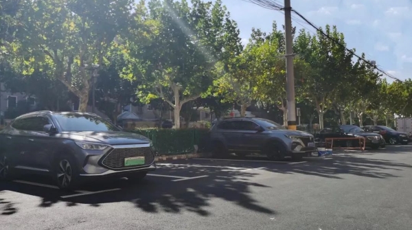 长宁这个老旧小区“变”出30多个共享车位，居民：好极了！