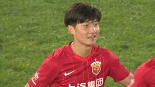 19岁小将4分钟进2球！刘柏杨打破海港中超最年轻进球纪录