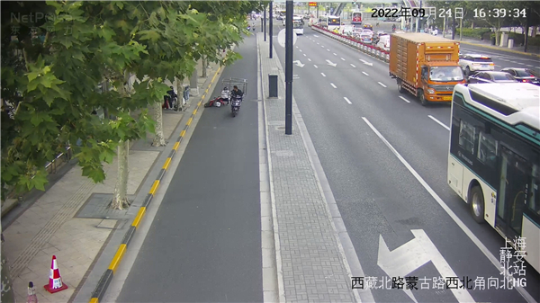 电动自行车撞人后逃逸,4名交警逐帧分析大量视频锁定肇事者行踪