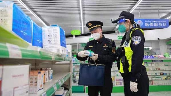 上海警方联合市场监管部门开展安全检查 ，维护药品市场秩序