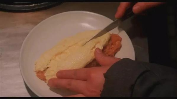 新民艺评丨从伊丹十三的电影《蒲公英》，想到在日本吃过的各式蛋包饭
