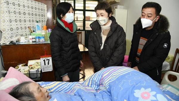 上海市残联领导走访慰问困难残疾人家庭