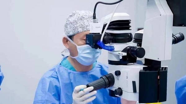 全国首批全新一代散光矫正型白内障手术在爱尔眼科成功开展
