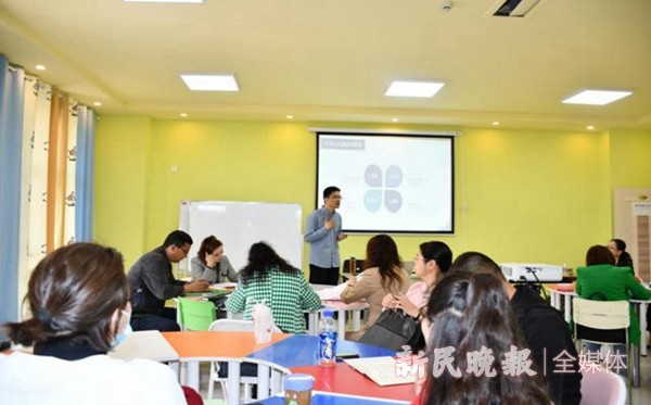 关注心理问题 守护师生健康——上海专家在喀什地区开展心理危机干预系列培训活动