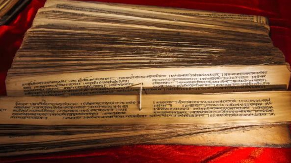 这个罕见的藏文书体已经沿用千年，落户上海的藏文古籍溯源丰富中华文明