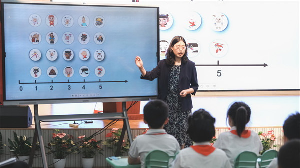 一节课让孩子搞懂“数对”是什么 特级教师这样上数学课_教育_新民网
