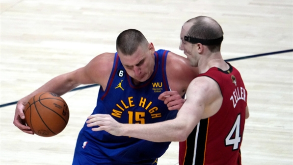 NBA总决赛热火客场胜掘金双方战成1比1