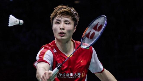 新加坡羽毛球公开赛石宇奇击败印尼名将乔纳坦