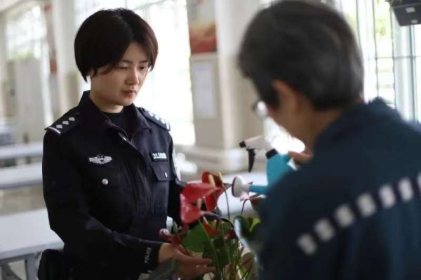 父亲节，倾听监狱人民警察的深情表白_法谭_新民网