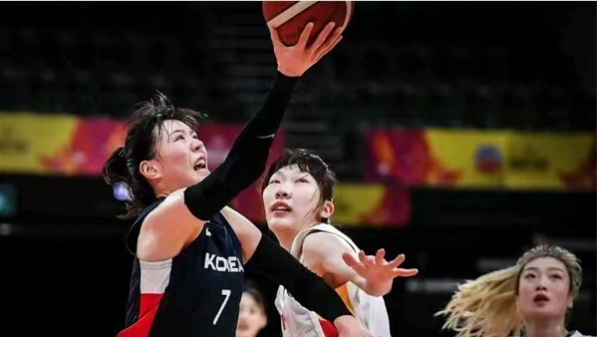 中国女篮亚洲杯三连胜 斩获世界杯和奥运会资格赛门票